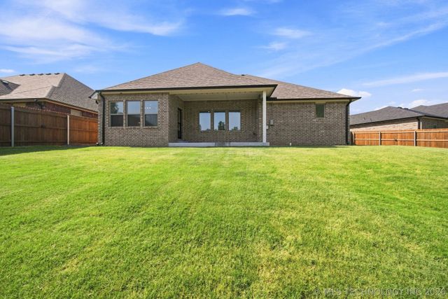 8457 Spring Creek Court, Claremore, OK 74019