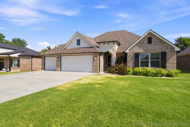 8457 Spring Creek Court, Claremore, OK 74019