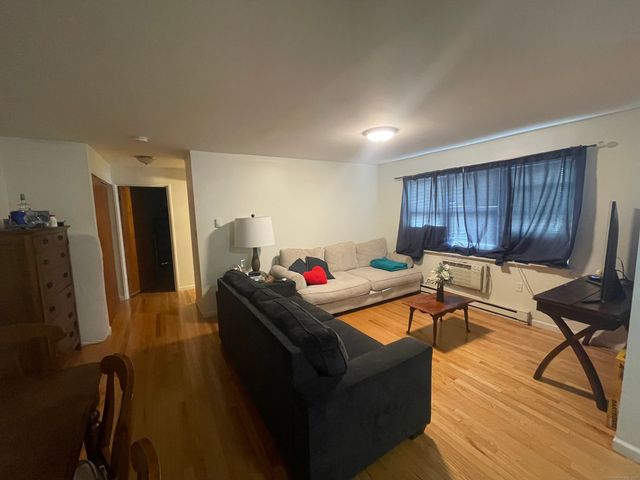 24 Merrill Street APT C4, Hartford, CT 06106
