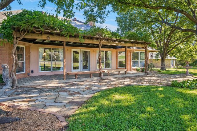 4424 Fair Ridge Drive, Fort Worth, TX 76008