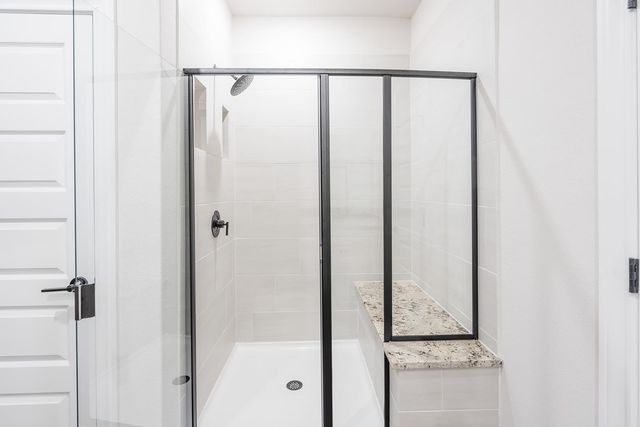 513 W Luna Blue LN, Jarrell, TX 76537