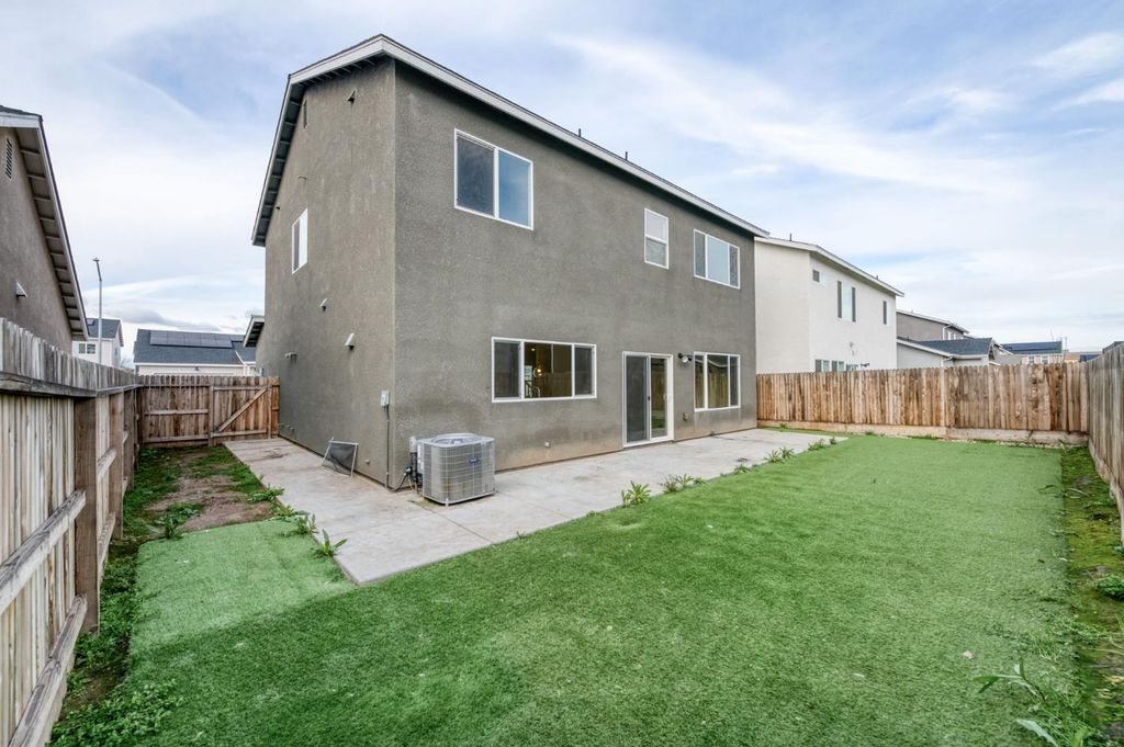 Image 35 of property listing at 7181 E Cornell, Fresno, CA 93737