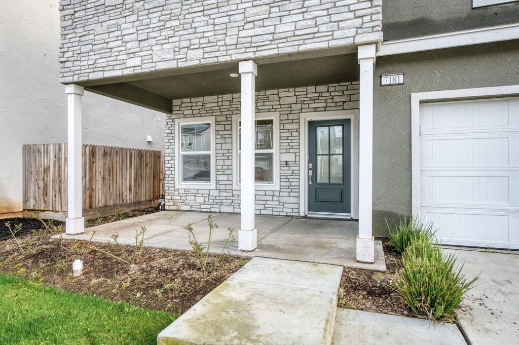 Image 8 of property listing at 7181 E Cornell, Fresno, CA 93737