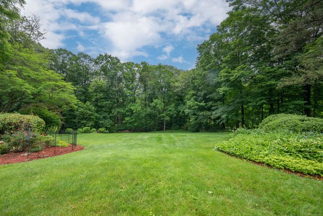 117 Long Meadow Hill Road, Brookfield, CT 06804