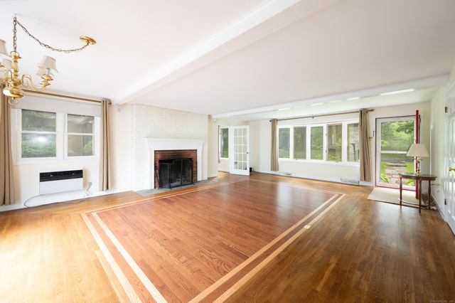 117 Long Meadow Hill Road, Brookfield, CT 06804