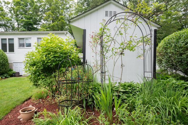 117 Long Meadow Hill Road, Brookfield, CT 06804