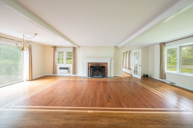 117 Long Meadow Hill Road, Brookfield, CT 06804