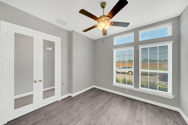 127 Chatsworth Lane, Shenandoah, TX 77384