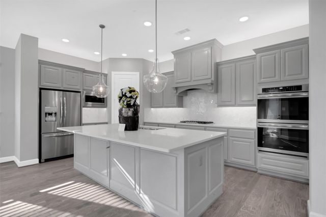 127 Chatsworth Lane, Shenandoah, TX 77384