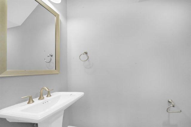 127 Chatsworth Lane, Shenandoah, TX 77384