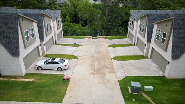 321 Oakbend Drive, Lewisville, TX 75067