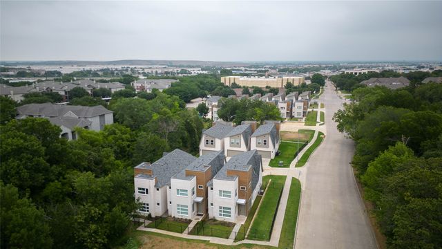 321 Oakbend Drive, Lewisville, TX 75067