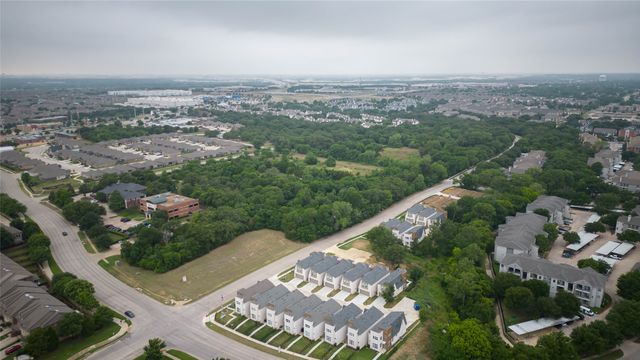 321 Oakbend Drive, Lewisville, TX 75067
