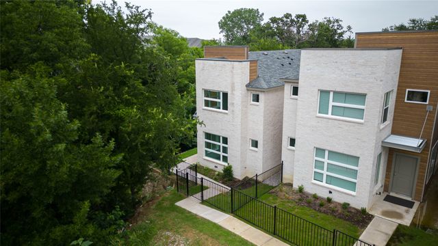321 Oakbend Drive, Lewisville, TX 75067