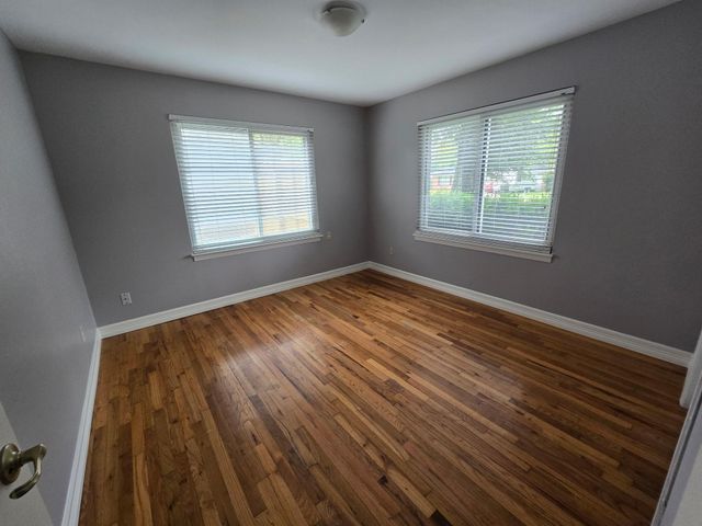 401 E Dumble Street, Alvin, TX 77511