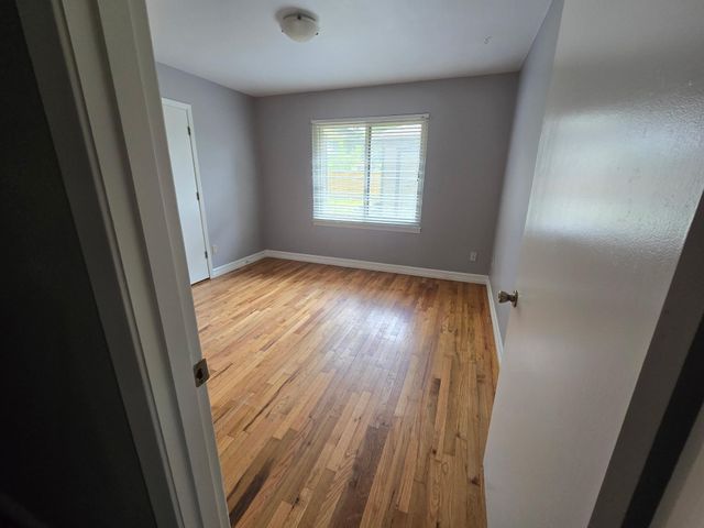 401 E Dumble Street, Alvin, TX 77511