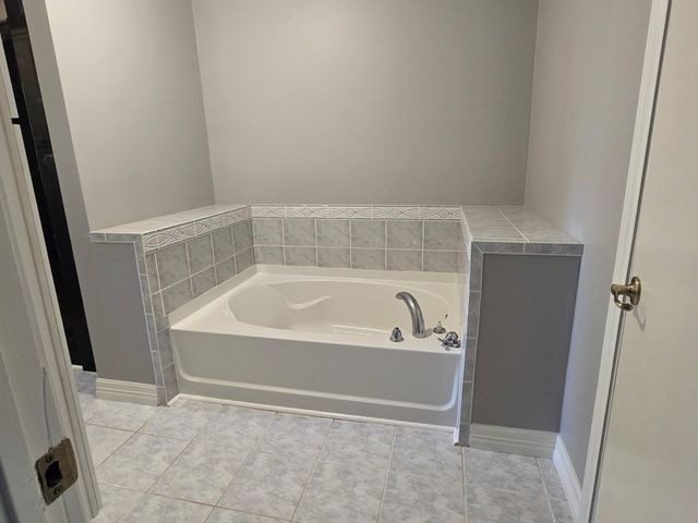 401 E Dumble Street, Alvin, TX 77511