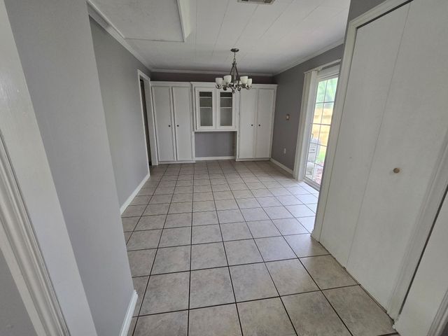 401 E Dumble Street, Alvin, TX 77511