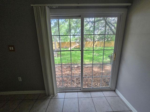 401 E Dumble Street, Alvin, TX 77511