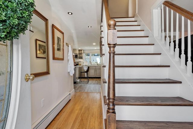 9 Cross St, Fitchburg, MA 01420