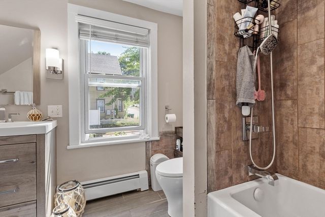 9 Cross St, Fitchburg, MA 01420