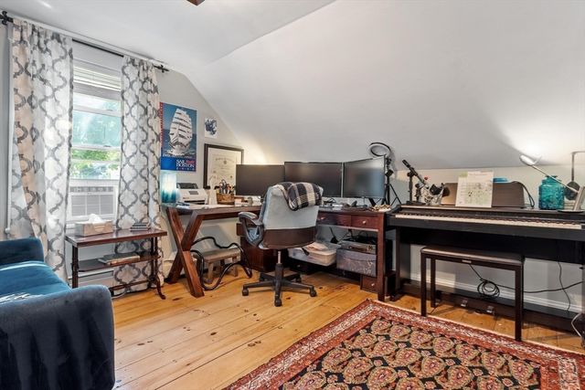 9 Cross St, Fitchburg, MA 01420