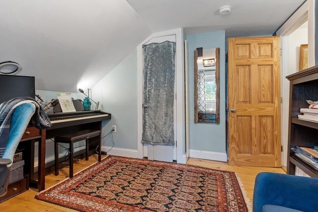 9 Cross St, Fitchburg, MA 01420