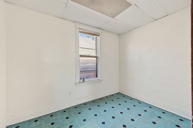 8534 S Muskegon Avenue, Chicago, IL 60617