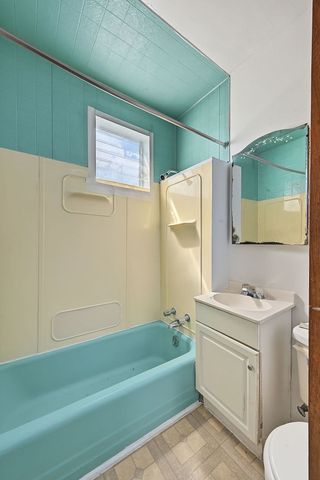 8534 S Muskegon Avenue, Chicago, IL 60617