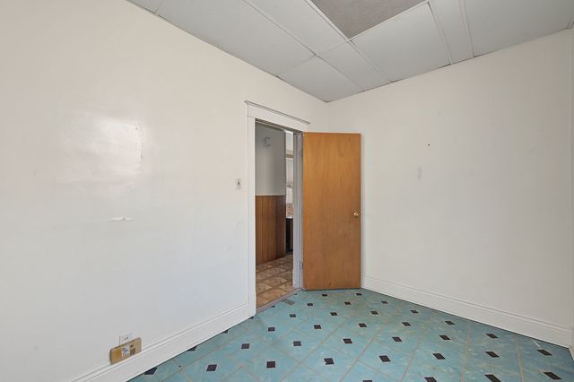 8534 S Muskegon Avenue, Chicago, IL 60617