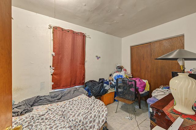 8534 S Muskegon Avenue, Chicago, IL 60617