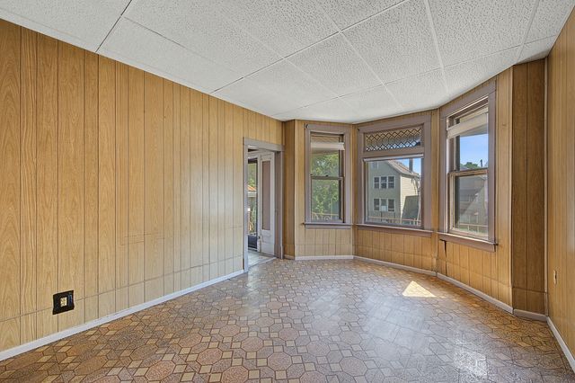 8534 S Muskegon Avenue, Chicago, IL 60617