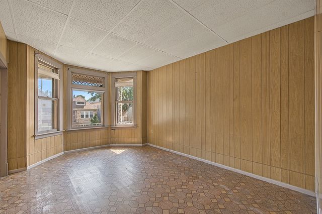 8534 S Muskegon Avenue, Chicago, IL 60617