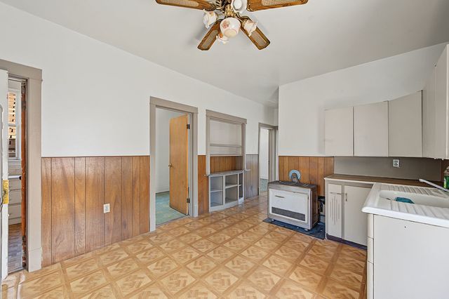 8534 S Muskegon Avenue, Chicago, IL 60617