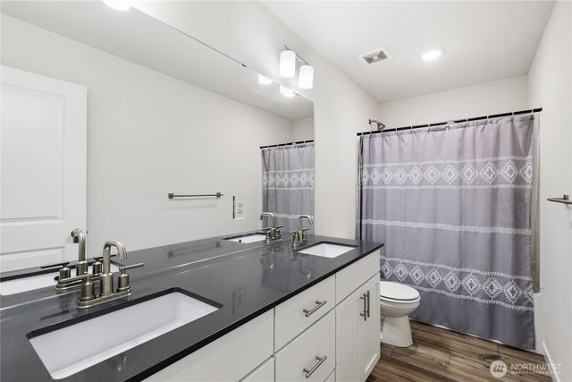 1797 Ashby Avenue NW, Poulsbo, WA 98370