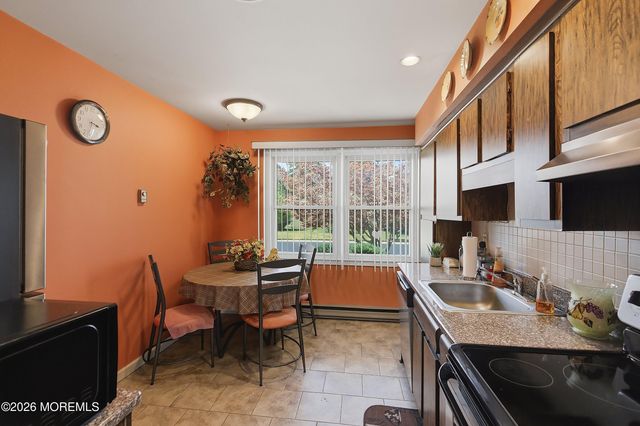 3 Apple Lane, Whiting, NJ 08759