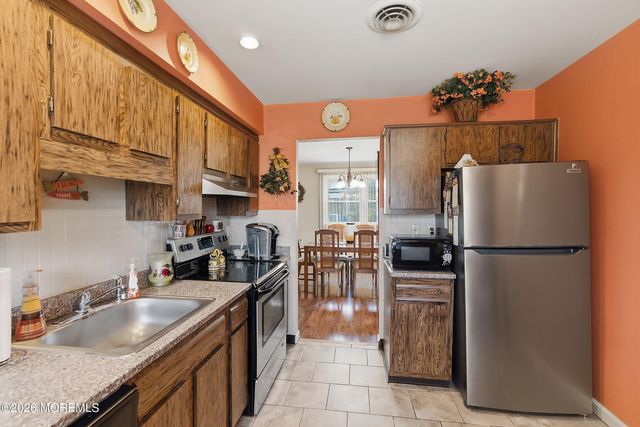 3 Apple Lane, Whiting, NJ 08759