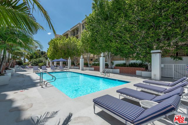 7135 Hollywood Boulevard 206, Los Angeles, CA 90046