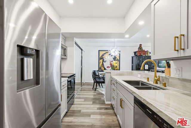 7135 Hollywood Boulevard 206, Los Angeles, CA 90046