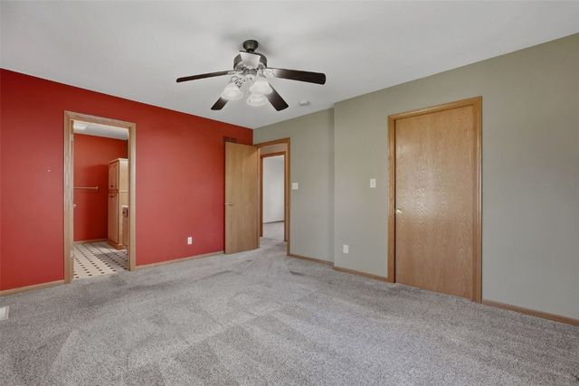 3737 Monarch Drive SW, Cedar Rapids, IA 52404