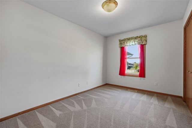 3737 Monarch Drive SW, Cedar Rapids, IA 52404