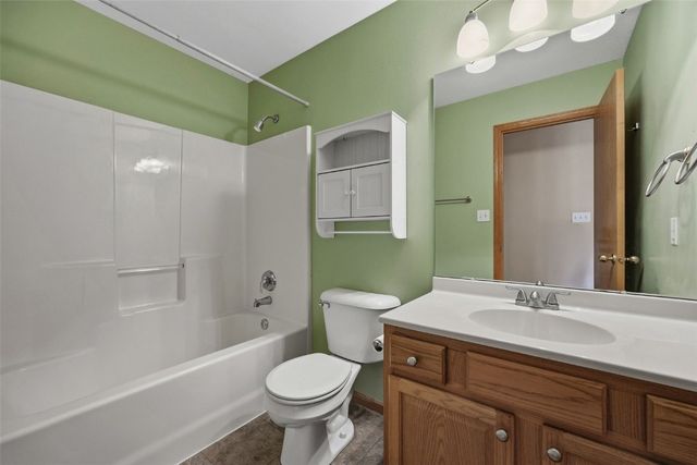 3737 Monarch Drive SW, Cedar Rapids, IA 52404