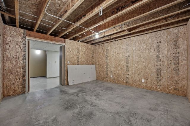 3737 Monarch Drive SW, Cedar Rapids, IA 52404