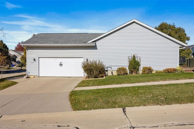 3737 Monarch Drive SW, Cedar Rapids, IA 52404