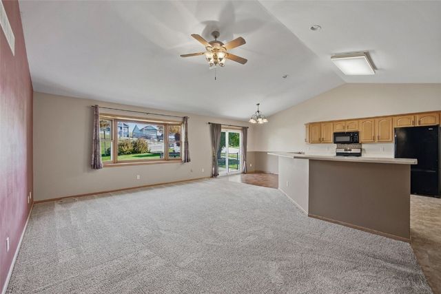 3737 Monarch Drive SW, Cedar Rapids, IA 52404