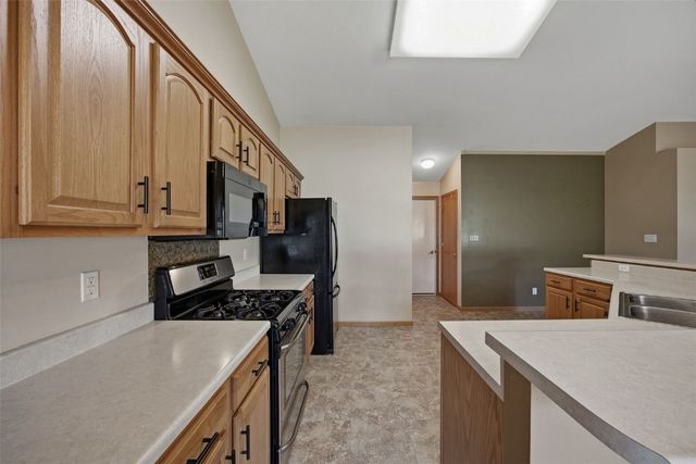 3737 Monarch Drive SW, Cedar Rapids, IA 52404