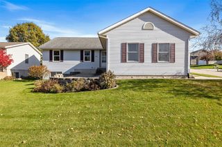 3737 Monarch Drive SW, Cedar Rapids, IA 52404