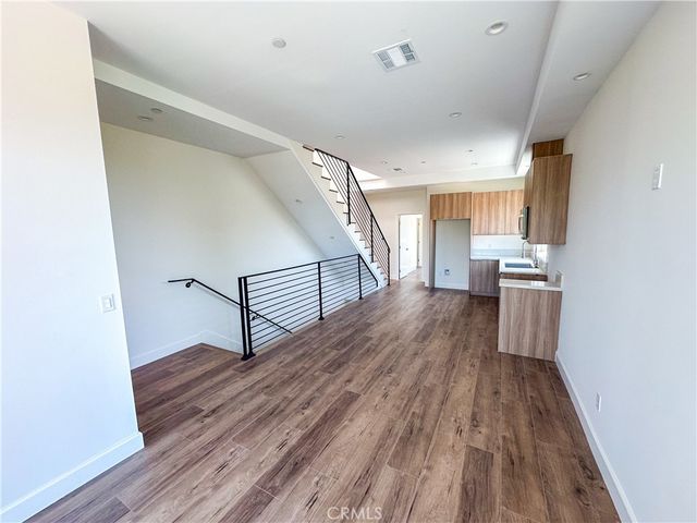 2840 Wellington Road, Los Angeles, CA 90016