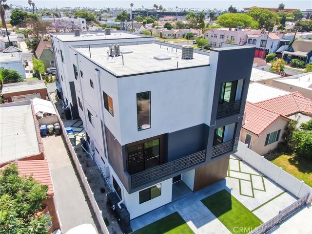 2840 Wellington Road, Los Angeles, CA 90016