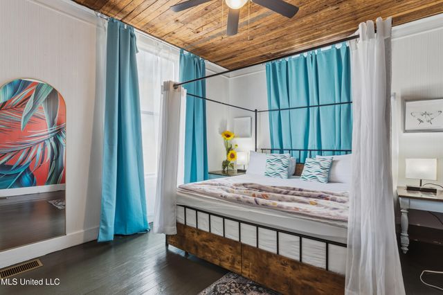 1127 19th Street, Gulfport, MS 39501